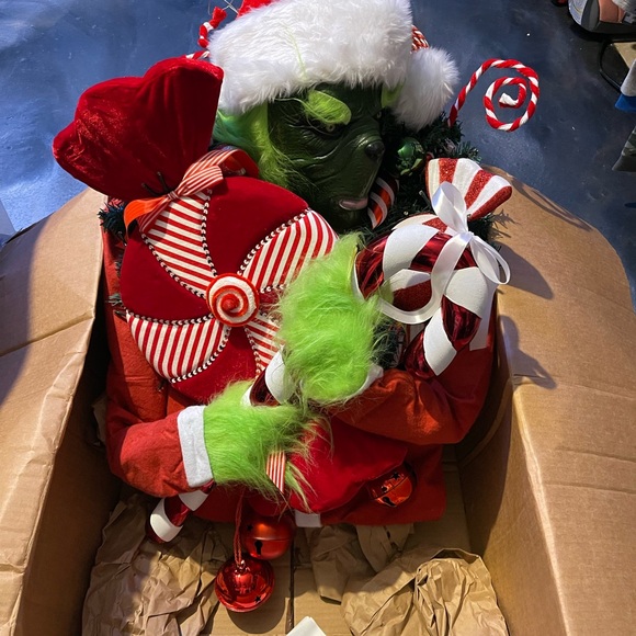 Grinch Christmas Decor with Candy Cane - Picture 4 of 6